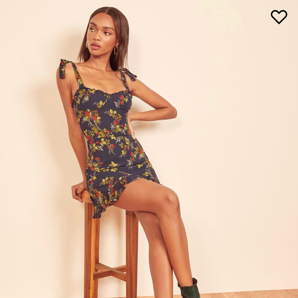 Reformation Christine Dress Size 6 - Navy blue with red roses